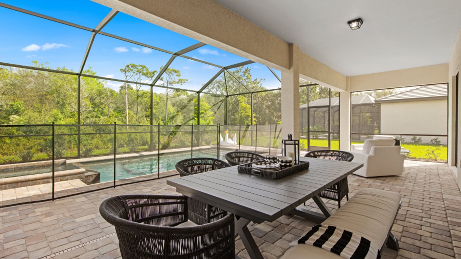 LEH_EstateHomes_LorraineLakes_PIC_Sunset_Outdoor1_F1