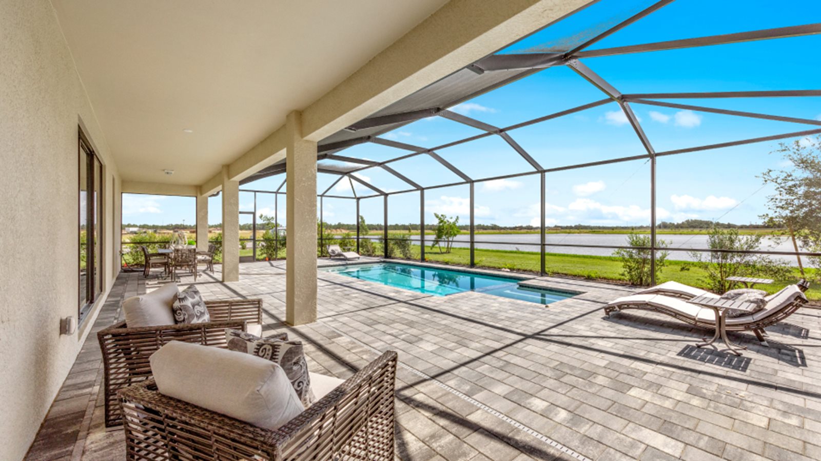 LEH_EstateHomes_LorraineLakes_Pic_3473_Outdoor1_F1