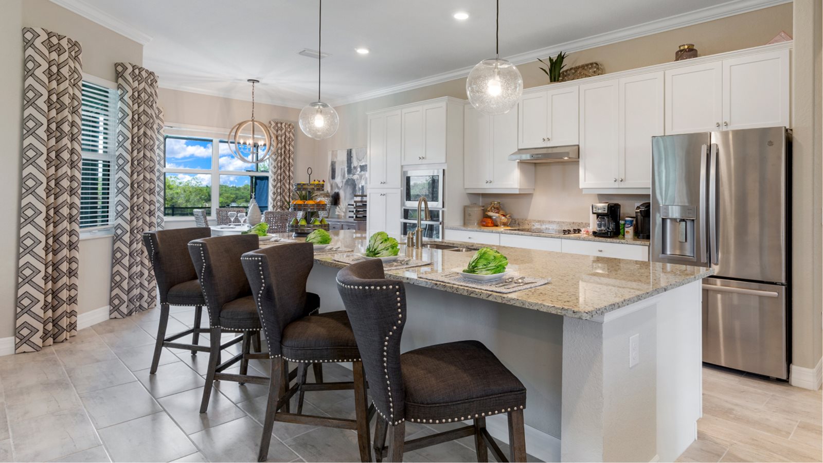 LEH_EstateHomes_TimberCreek_Pic_Oakmont_II_Kitchen1_F1_9_19_22